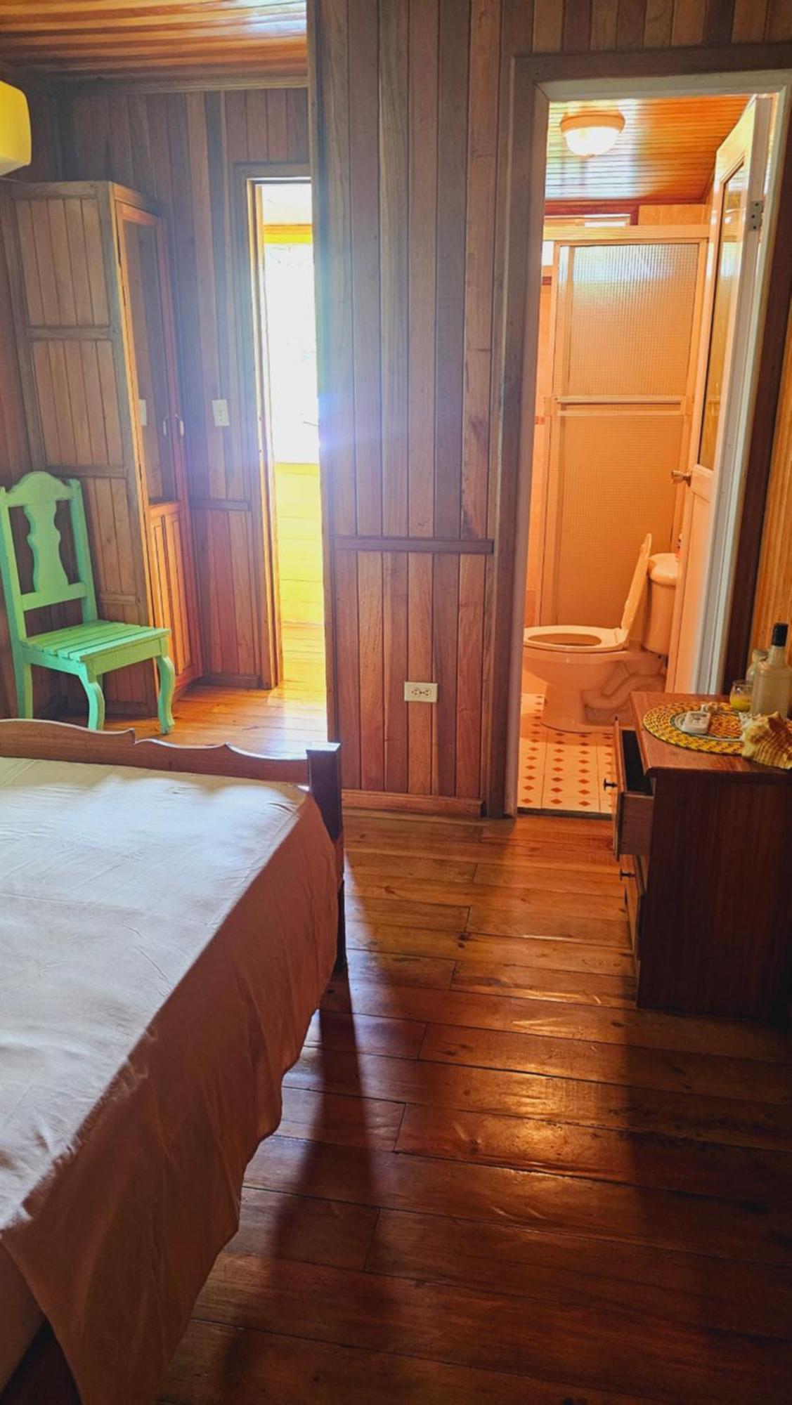 Bastimentos Hill Guest House Bocas Town Ngoại thất bức ảnh