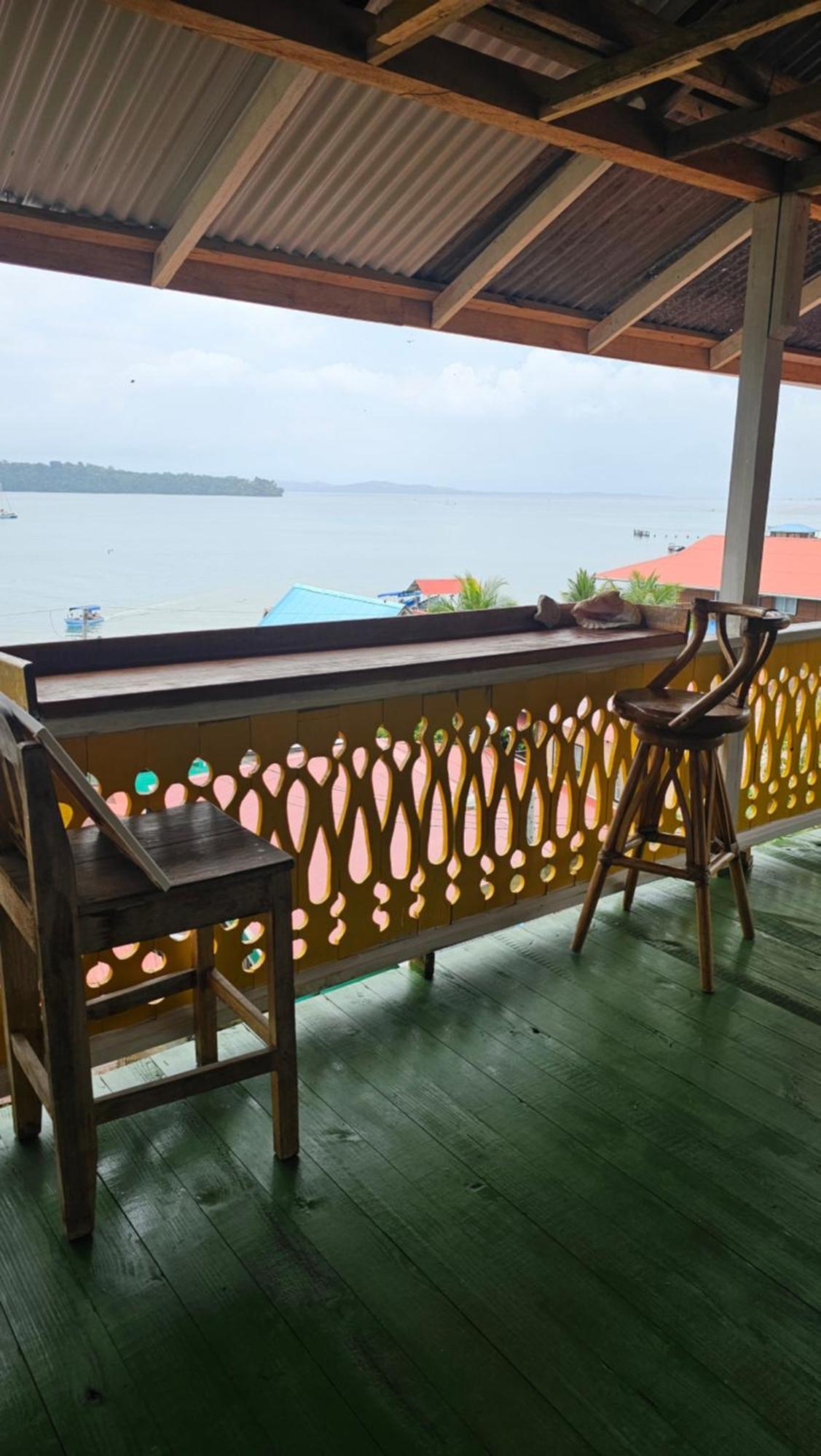 Bastimentos Hill Guest House Bocas Town Ngoại thất bức ảnh